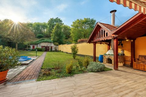 Eladó Ház 2093 Budajenő 