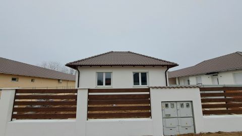 Eladó Ház 2211 Vasad , Újépítésű ikerházfél az erdő mellett