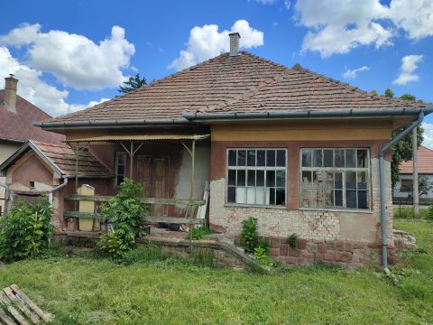 Eladó Ház 3390 Füzesabony , Temető