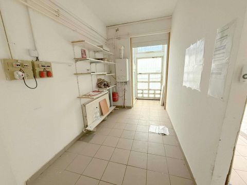 Kiadó Üzlethelyiség 4400 Nyíregyháza Nyíregyháza Belváros