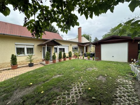 Eladó Ház 6000 Kecskemét , Kecskemét belvárosában családi ház eladó!