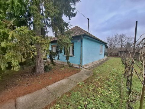 Eladó Ház 2162 Őrbottyán , Vasútállomáshoz közel