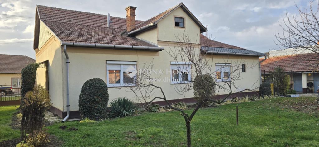 4066 Tiszacsege — 1/27