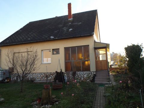 Eladó Ház 8500 Pápa 