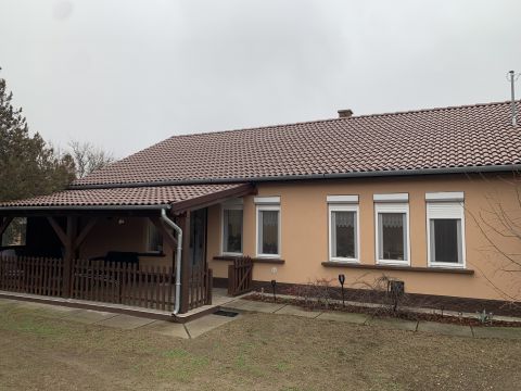 Eladó Ház 2381 Táborfalva , Vasútállomás közelében