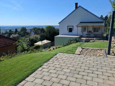 Eladó Ház 8640 Fonyód , Felújított, panorámás lakóház a Sipos-hegyi kilátó közelében