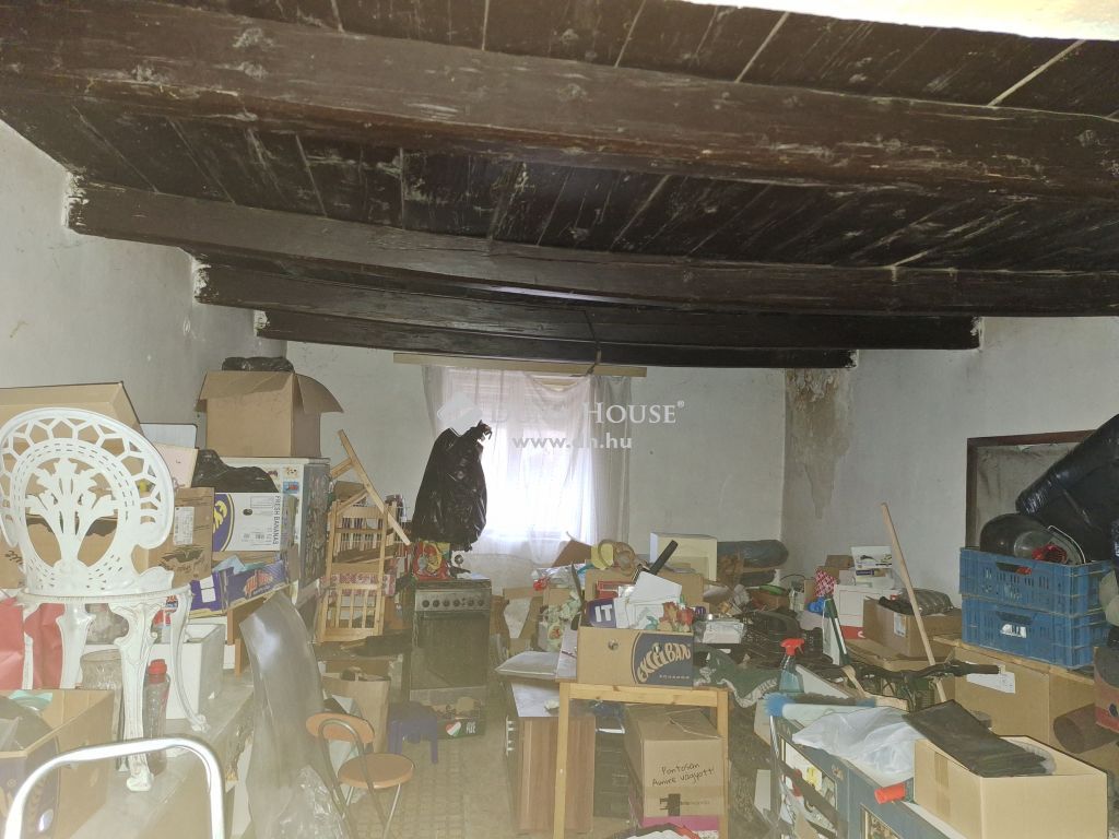 2544 Neszmély , Központi elhelyezkedésű — 1/14