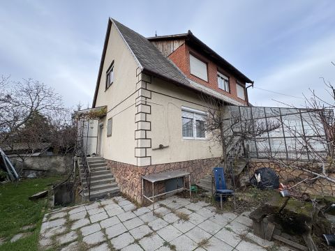 Eladó Ház 2340 Kiskunlacháza , Kiskunlacháza csendes központi, önáló családi ház