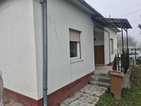 Eladó Ház 7026 Madocsa , 7026 Madocsa, Csendes