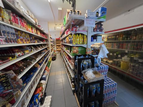 Eladó Üzlethelyiség 5340 Kunhegyes , Vörösmarty utca