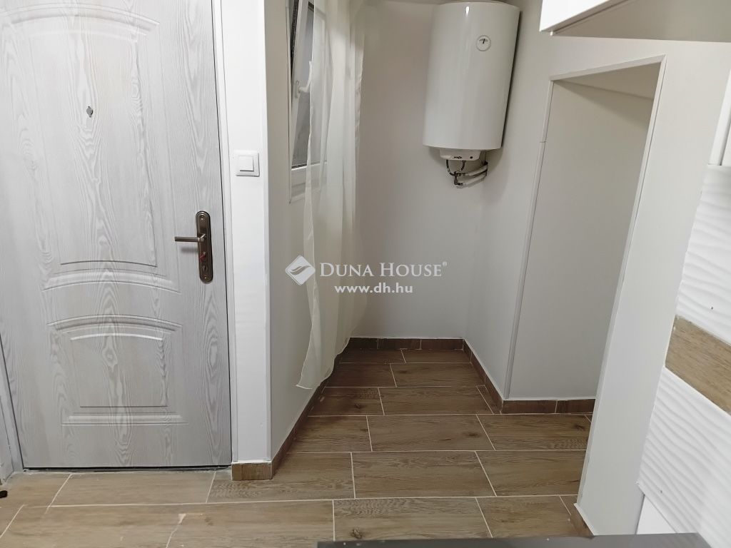 1086 Budapest 8. kerület — 1/10
