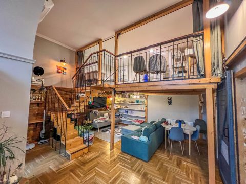 Eladó Lakás 1102 Budapest 10. kerület Felújított, belső kétszintes lakás, garázzsal, tárolóval