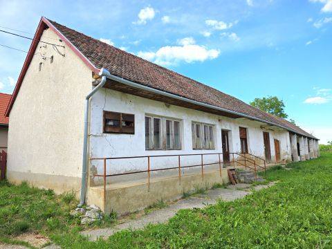 Eladó Ház 7664 Berkesd , Falu központjában 90 nm-es családi ház, melléképületekkel