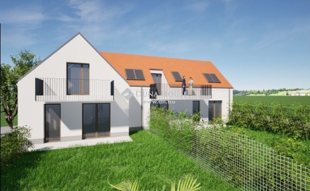 8200 Veszprém , Pajtakert — 1/7