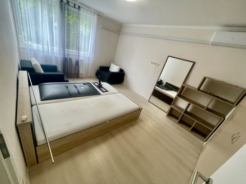 Kiadó Lakás 6000 Kecskemét Felújított, első emeleti, 2 szobás lakás kiadó a Belvárosban