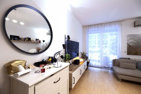 Eladó Lakás 1081 Budapest 8. kerület , János Pál Pápa tér közvetlen közelében