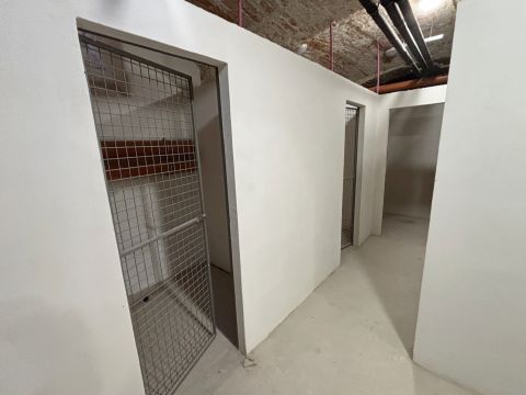 Eladó Tároló/Raktár 9400 Sopron Várkerület