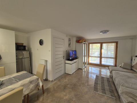 Eladó Ház 8623 Balatonföldvár vízközeli, újszerű, kétszintes hangulatos családi ház