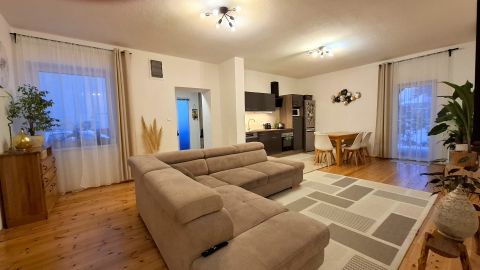 Eladó Ház 2162 Őrbottyán , Őrbottyán központjában lévő kiváló állapotú családi ház