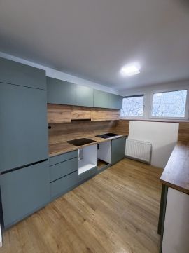 Eladó Lakás 7625 Pécs Mecsekoldalon felújított lakás 40 nm terasszal 10 kW napelem