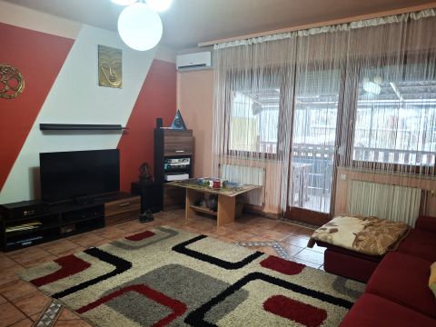 Eladó Ház 3200 Gyöngyös Főiskola  közelében csendesebb utcában