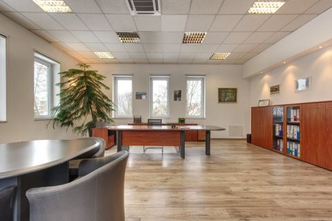 Kiadó Iroda 2092 Budakeszi , Kiemelt elhelyezkedés!