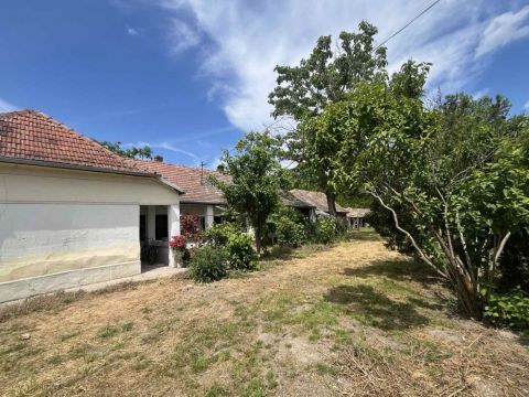 Eladó Ház 8123 Soponya 