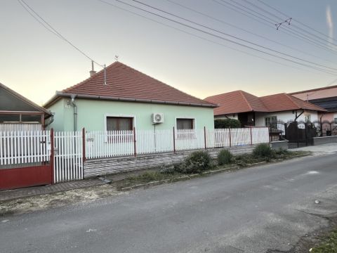 Eladó Ház 2143 Kistarcsa 