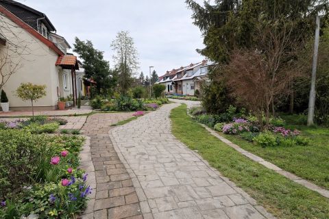 Eladó Ház 6000 Kecskemét Vacsiköz kedvelt részén,nappali +két szobás sorház