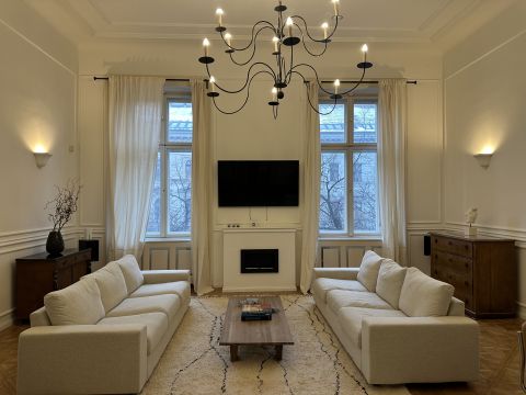 Kiadó Lakás 1061 Budapest 6. kerület 