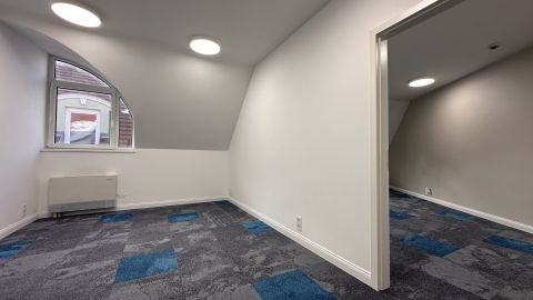 Kiadó Iroda 1036 Budapest 3. kerület KÜLÖN és EGYBEN is. 44nm | 96nm | 140nm | 145nm | 285nm