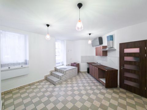 Eladó Lakás 1083 Budapest 8. kerület , Otthonos lakás a nyüzsgő belváros csendes utcájában