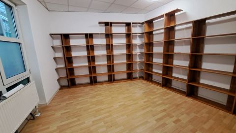 Kiadó Iroda 1042 Budapest 4. kerület 