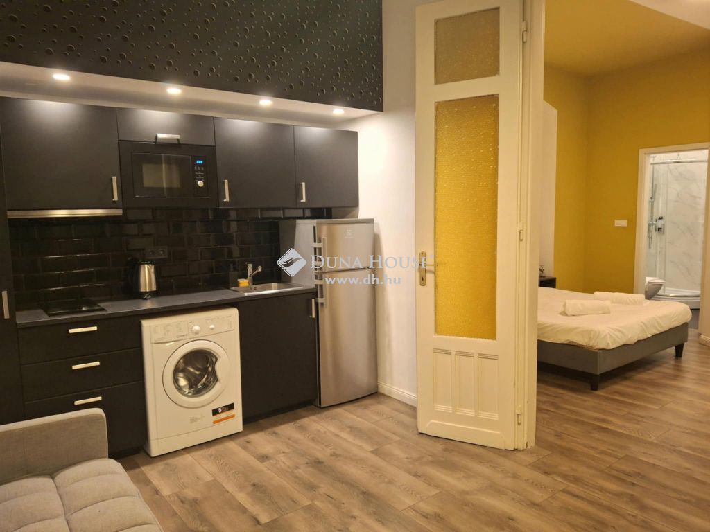 1072 Budapest 7. kerület — 1/8