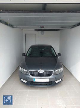 Kiadó Parkoló 7624 Pécs , === Szigeti úti újépitésű garázs===