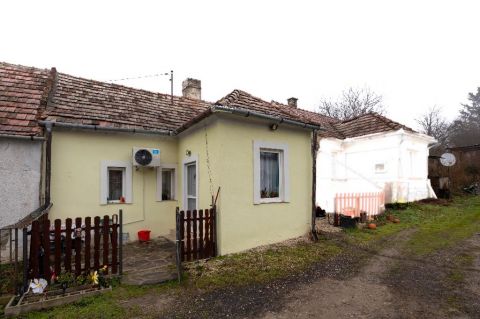 Eladó Ház 8316 Várvölgy , 8316 Várvölgy, Központ