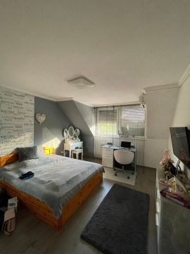 Eladó Ház 6400 Kiskunhalas NAPPALI + 3 SZOBÁS SORHÁZ, NAPELEMMEL