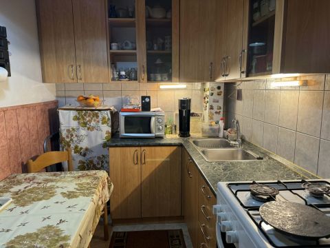 Eladó Lakás 7632 Pécs , Kertvárosban eladó 1. emeleti jó állapotú lakás!