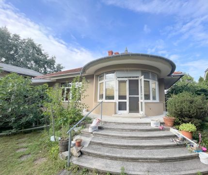 Kiadó Ház 1162 Budapest 16. kerület , Villa jellegű, tágas családi ház Rákosszentmihályon