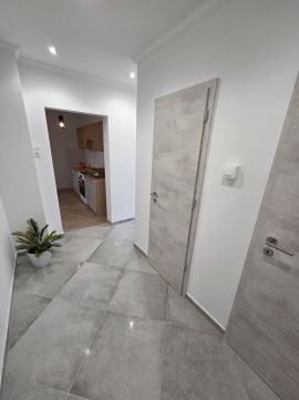 Eladó Lakás 8200 Veszprém 