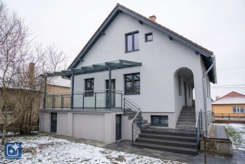 Eladó Ház 2067 Szárliget 