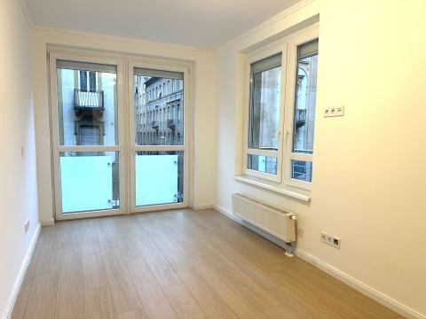 Eladó Lakás 1076 Budapest 7. kerület Városligethez közel felújított erkélyes lakás és garázs*