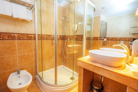 Eladó Intézmény 2500 Esztergom , Wellneshotel a Dunakanyarban