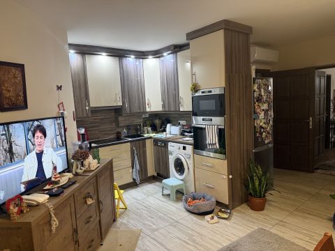 Eladó Lakás 2030 Érd , iparos