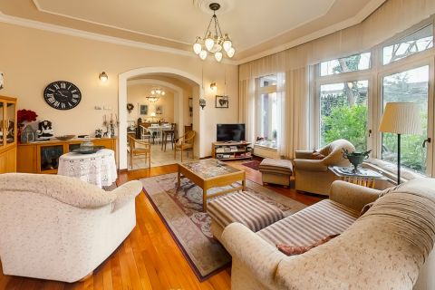 Eladó Ház 6000 Kecskemét Igényes nappali + 6 szobás családi otthon 