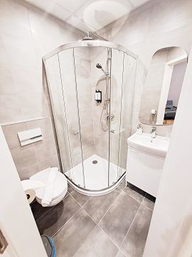 Eladó Vendéglátás 1072 Budapest 7. kerület Szórakozónegyedben 8 unit-os panzió eladó