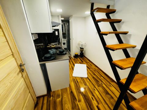 Eladó Lakás 1071 Budapest 7. kerület , Peterdy utca - stúdió lakás- friss felújítás 