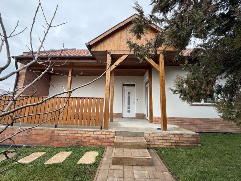 Eladó Ház 2013 Pomáz 