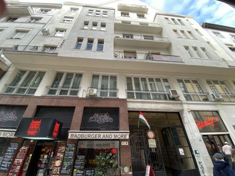 Kiadó Lakás 1052 Budapest 5. kerület 