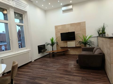 Eladó Lakás 1073 Budapest 7. kerület Nagykörúti szép házban elegáns, duplakomfortos lakás